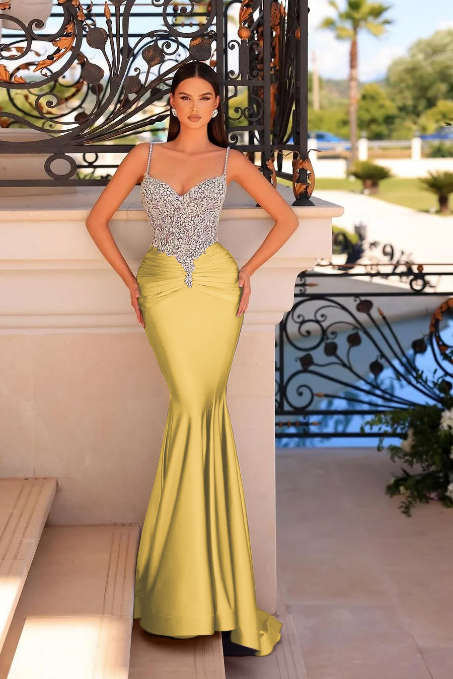 Black Mermaid Prom Dress Sleeveless Spaghetti Straps Beaded Evening Dress