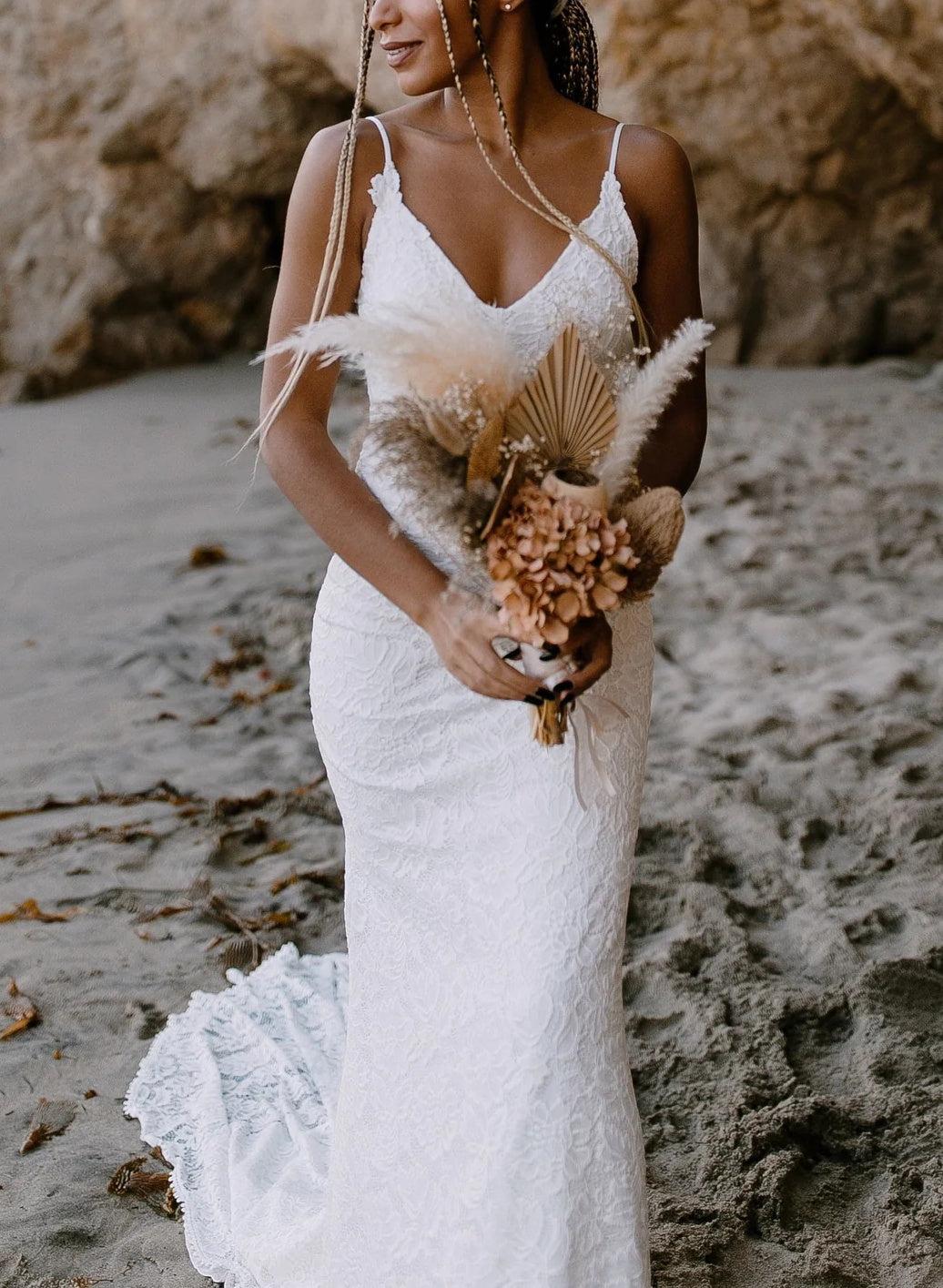 Boho Lace Open Back Mermaid Beach Wedding Dresses With Court Train