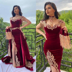 Burgundy Christmas Party Dress Lace Appliques Slit Velvet Evening Dress With Detachable Train