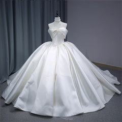 Champagne Chapel Train Princess Quinceanera Dress Elegant Satin Long Sweet 16 Dress Ball Gown Dress