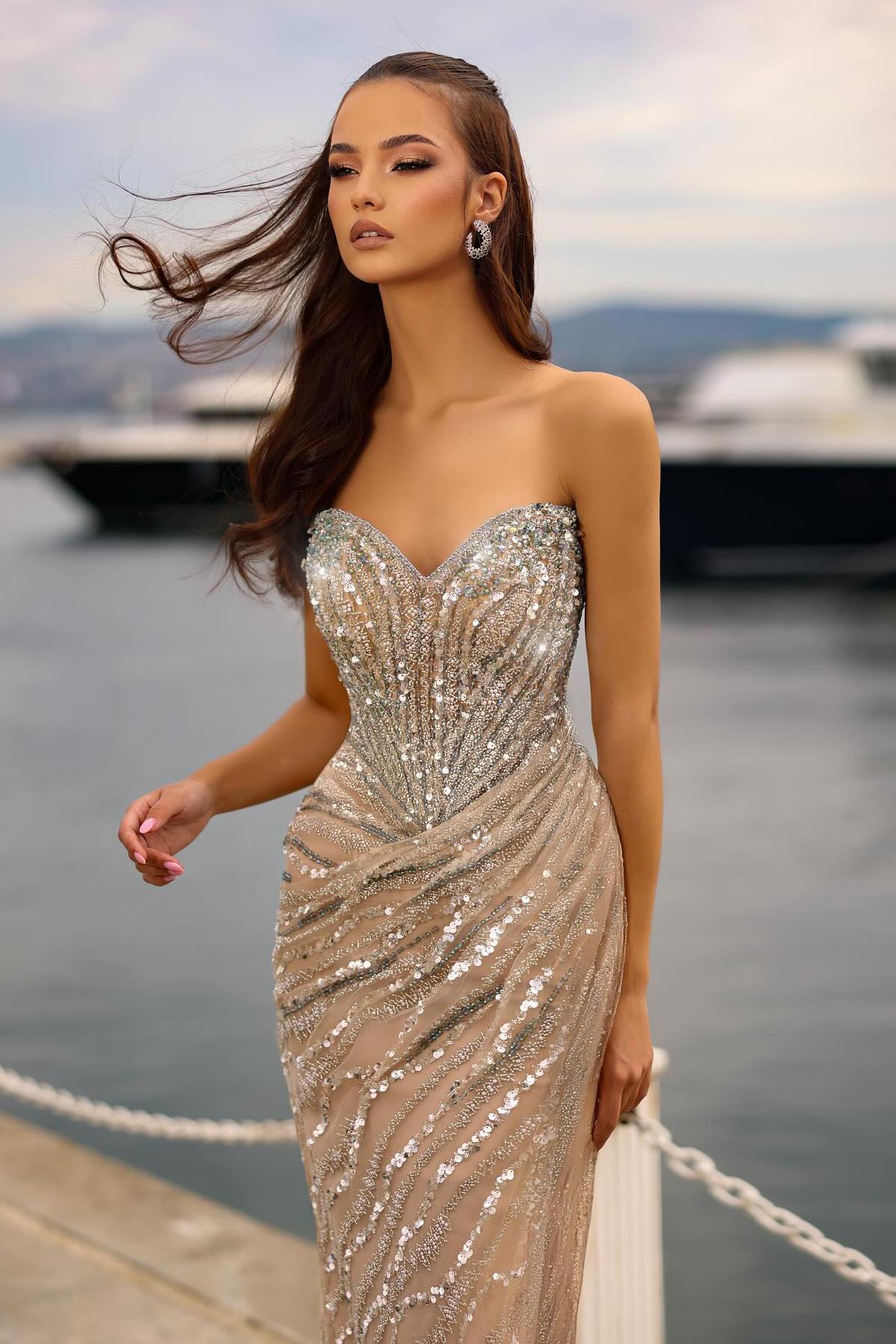 Champagne Prom Dress Column Strapless Sweetheart Sleeveless Sequined Tulle Formal Dress