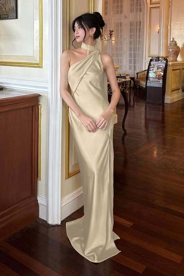 Champagne Sheath/Column Prom Dress Sleeveless Halter Neck Satin Evening Dress