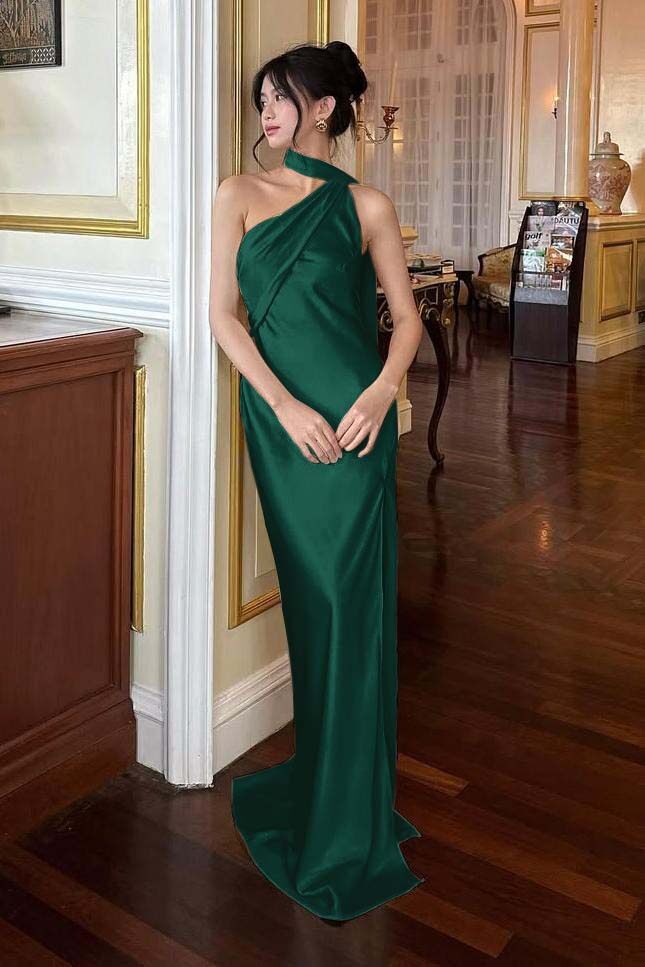Champagne Sheath/Column Prom Dress Sleeveless Halter Neck Satin Evening Dress