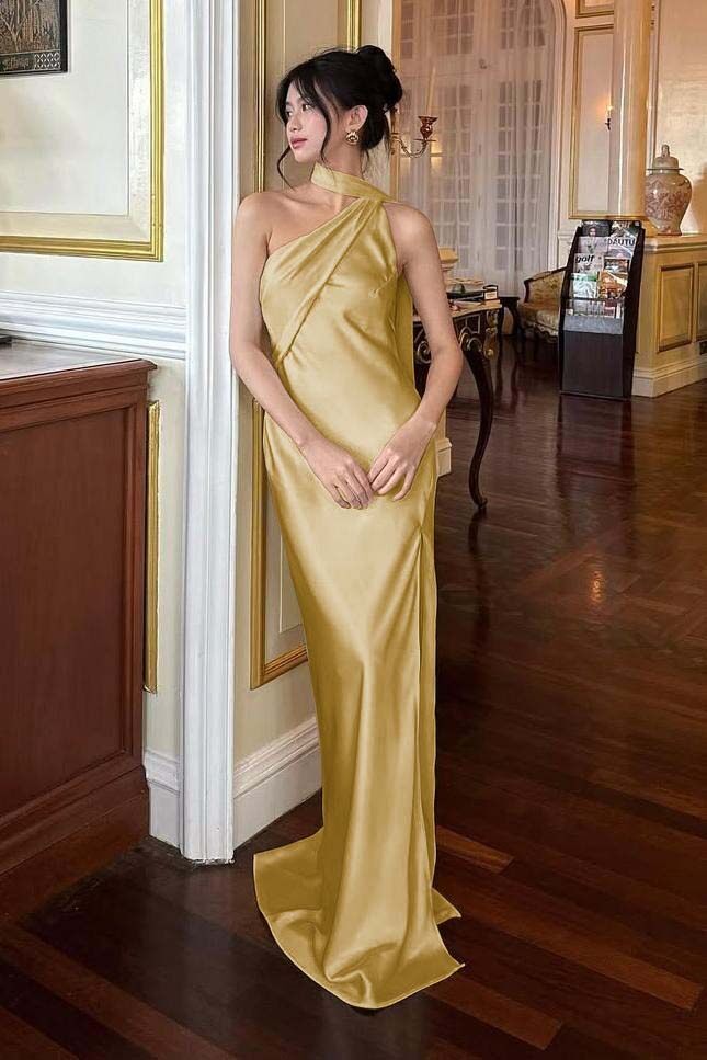 Champagne Sheath/Column Prom Dress Sleeveless Halter Neck Satin Evening Dress