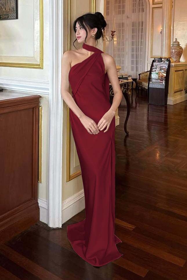 Champagne Sheath/Column Prom Dress Sleeveless Halter Neck Satin Evening Dress