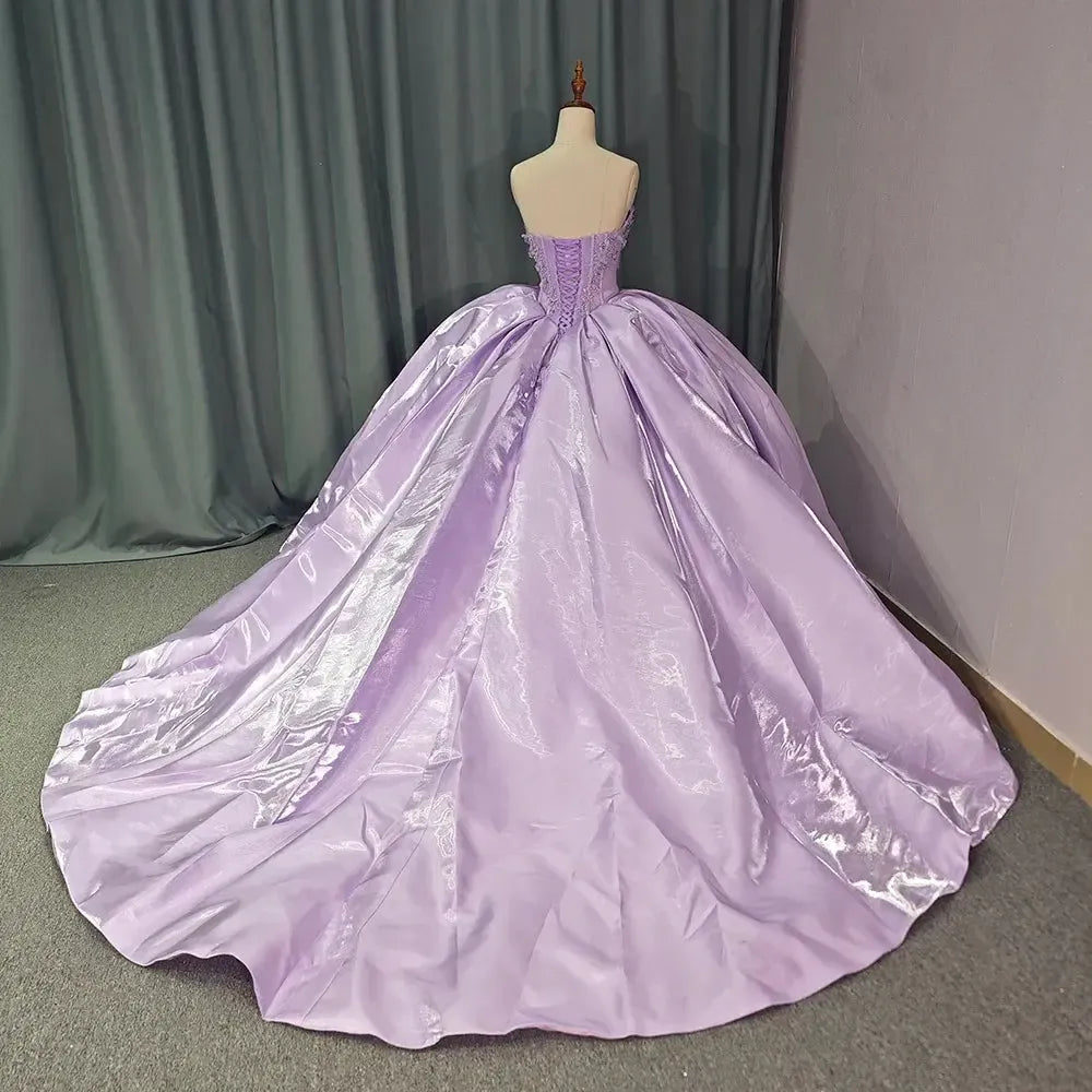 Charming Stain Quinceanera Dress Ball Gown Appliques Dress Elegant Strapless Sweet 16 Party Dress