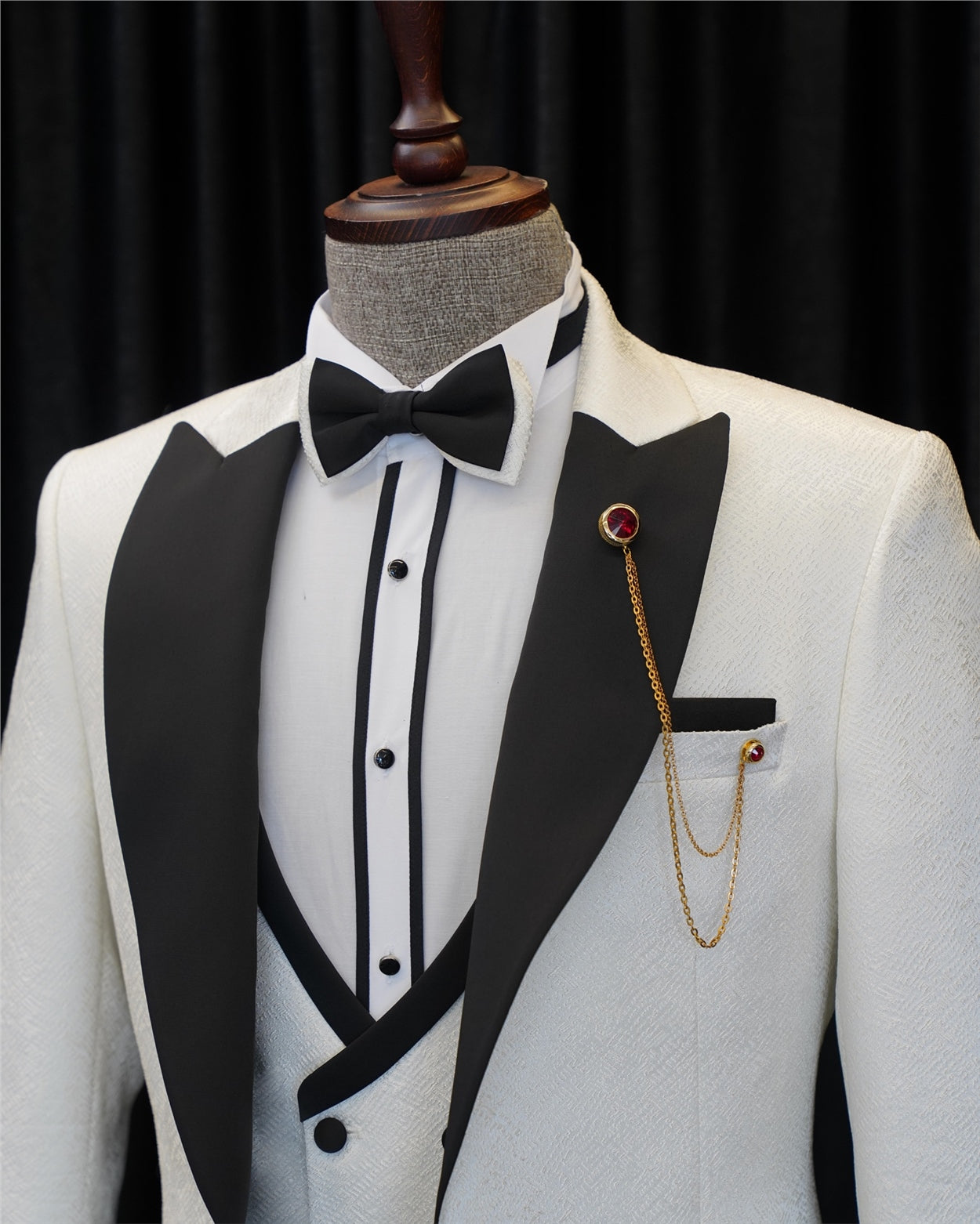 Chic White 3 Piece Jacquard Wedding Suit for Men