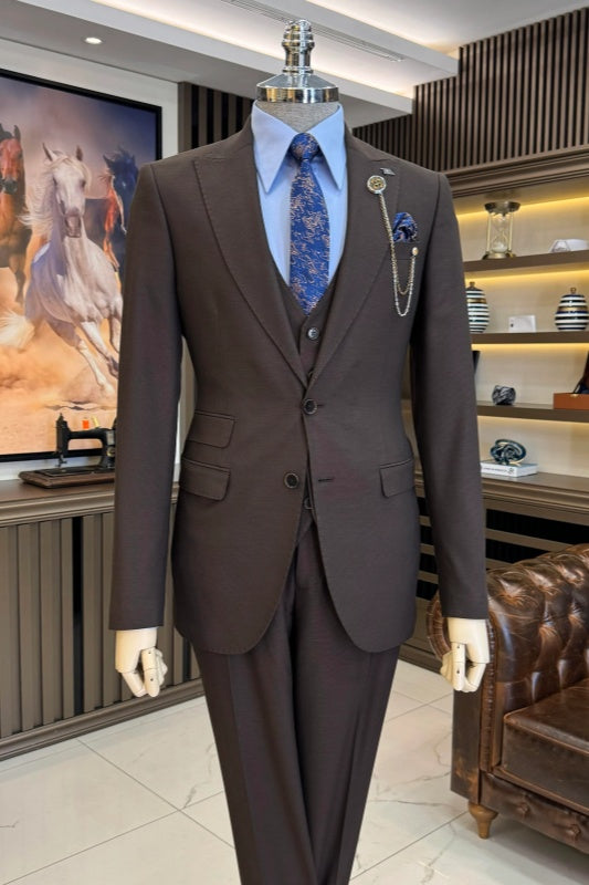 Coffee Three Piece Peaked Lapel Business Suit for Men