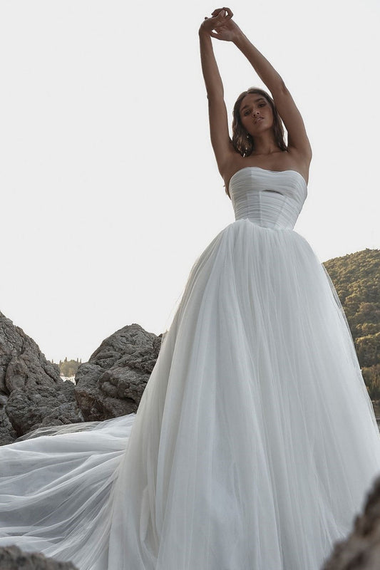 Ivory Strapless Wedding Dress Ball Gown Corset Tulle Bridal Dress with Sweep Train