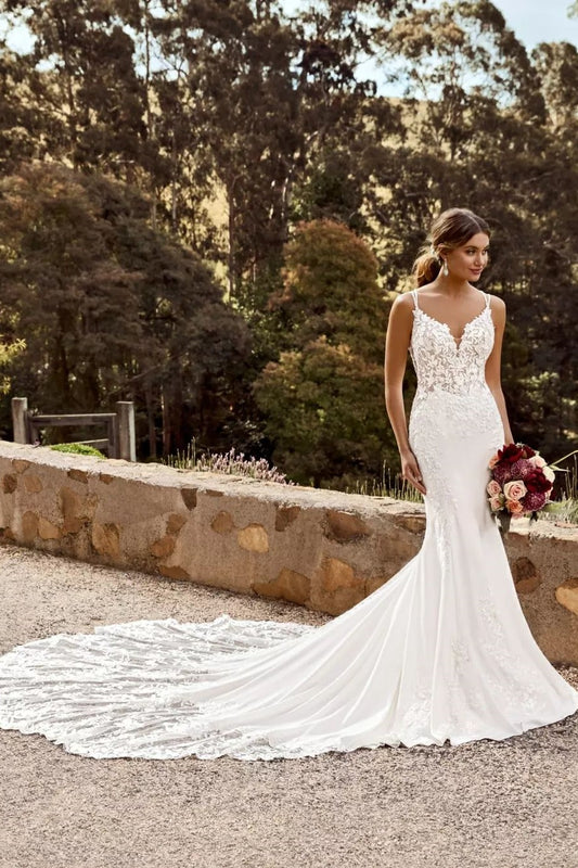 Ivory Wedding Dress Mermaid Spaghetti Straps Appliques Bridal Dress with Sweep Train