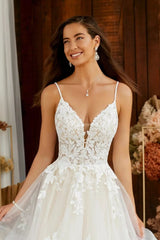 Ivory Wedding Dress Spaghetti Straps Tulle Bridal Dress with Appliques