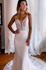 Dazzling Backless Sparkly Mermaid White Lace Beach Wedding Dress with Sweep Train