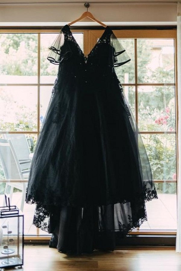 Dreamyannie Black Plus Size Wedding Dress Short Sleeve A Line V Neck Bridal Gown with Lace Appliques