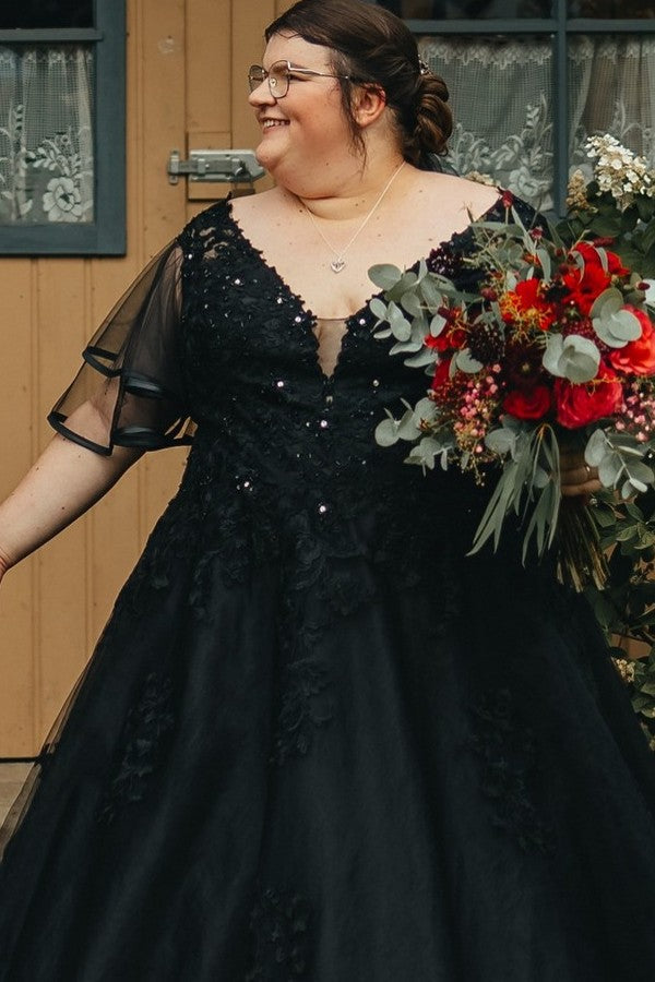 Dreamyannie Black Plus Size Wedding Dress Short Sleeve A Line V Neck Bridal Gown with Lace Appliques