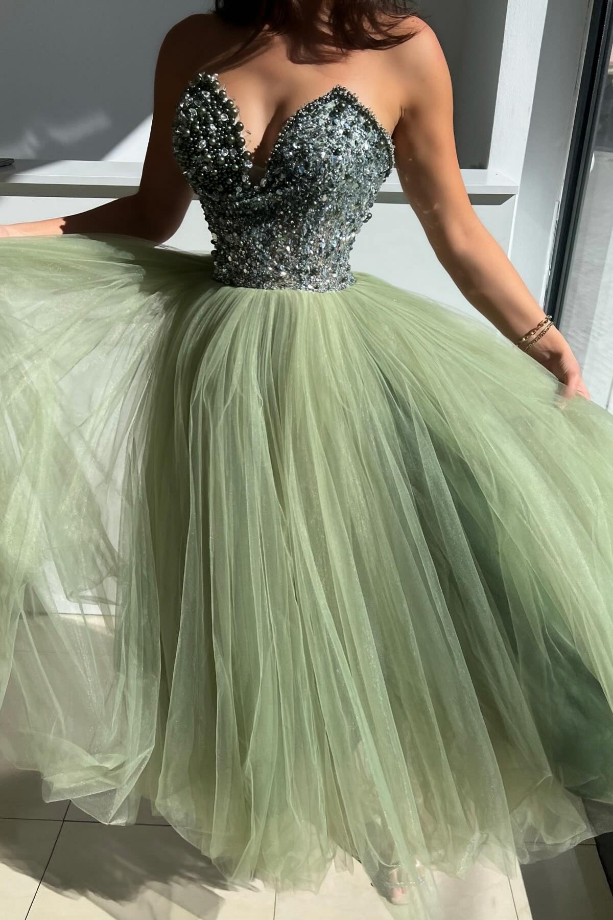 Dreamyannie Green Prom Dress Ball Gown Sweetheart Beaded Sequined Sleeveless Tulle Formal Dress With Pearls