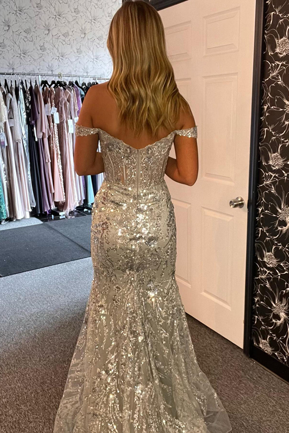 Dreamyannie Mermaid Red Prom Dress Long Appliqued Formal Dress With Slit