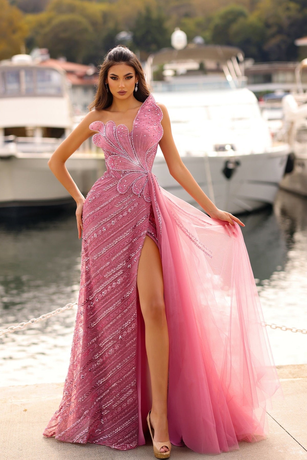 Dreamyannie Mermaid Strapless Sleeveless Sequined Panel Train Tulle Formal Dress With Silt