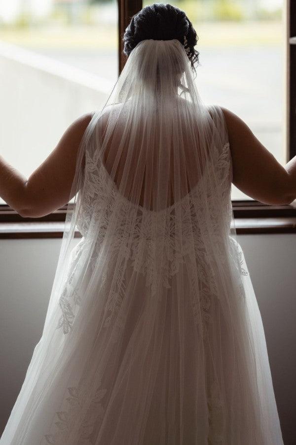 Dreamyannie Plus Size Beach Wedding Dress V Neck A Line Tulle Bridal Gown with Lace Appliques