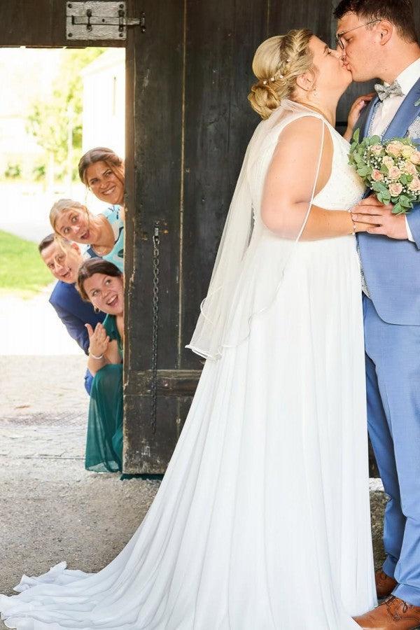 Dreamyannie UK Plus Size Beach Wedding Dress V Neck Chiffon Sleeveless A Line Bridal Gown