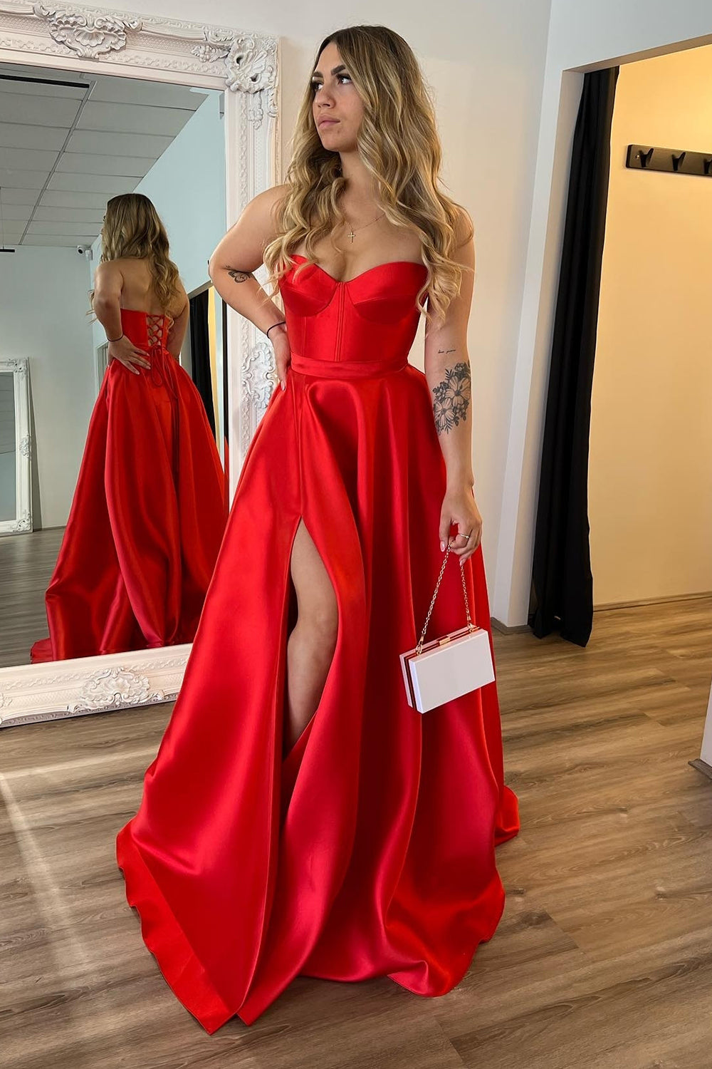 Dreamyannie Red Prom Dress A-Line Satin Sweetheart Long Evening Dress With Slit