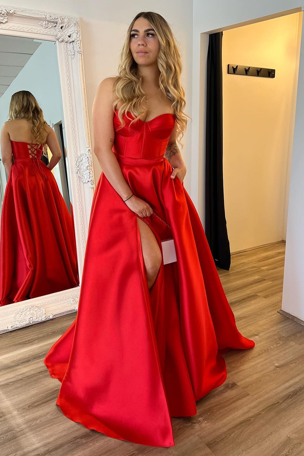 Dreamyannie Red Prom Dress A-Line Satin Sweetheart Long Evening Dress With Slit