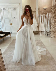 Dreamyannie Spaghetti Straps Beach Wedding Dress A Line Tulle Bridal Dress with Lace Appliques