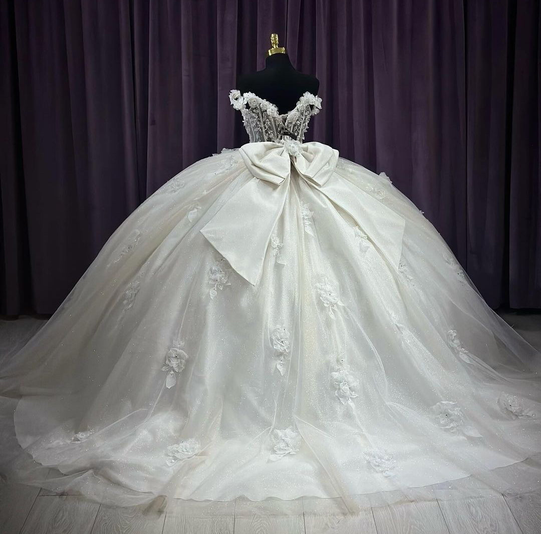 Elegant & Glamorous Ball Gown Off Shoulder Flowers Appliques Beaded Tulle Princess Formal Evening Party Gown Quinceanera Dresses For Sweet 16