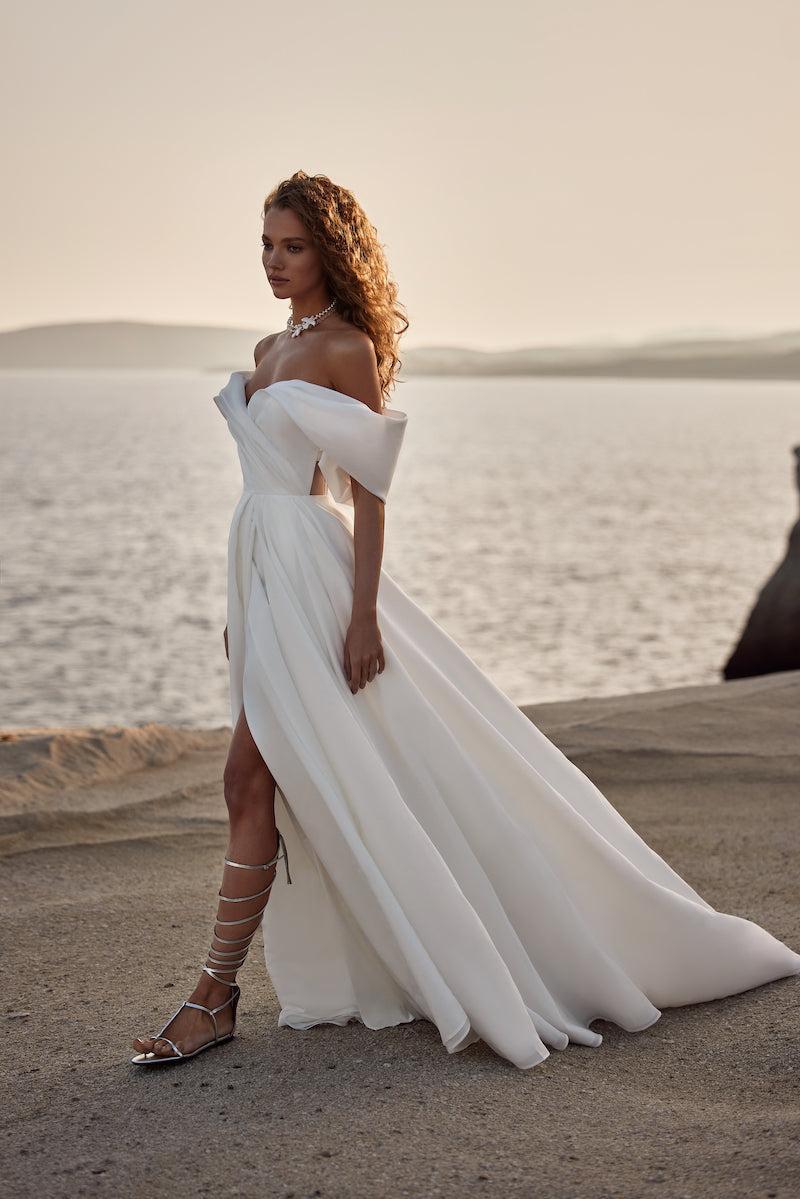 Elegant Organza Beach Wedding Dresses with Split Front