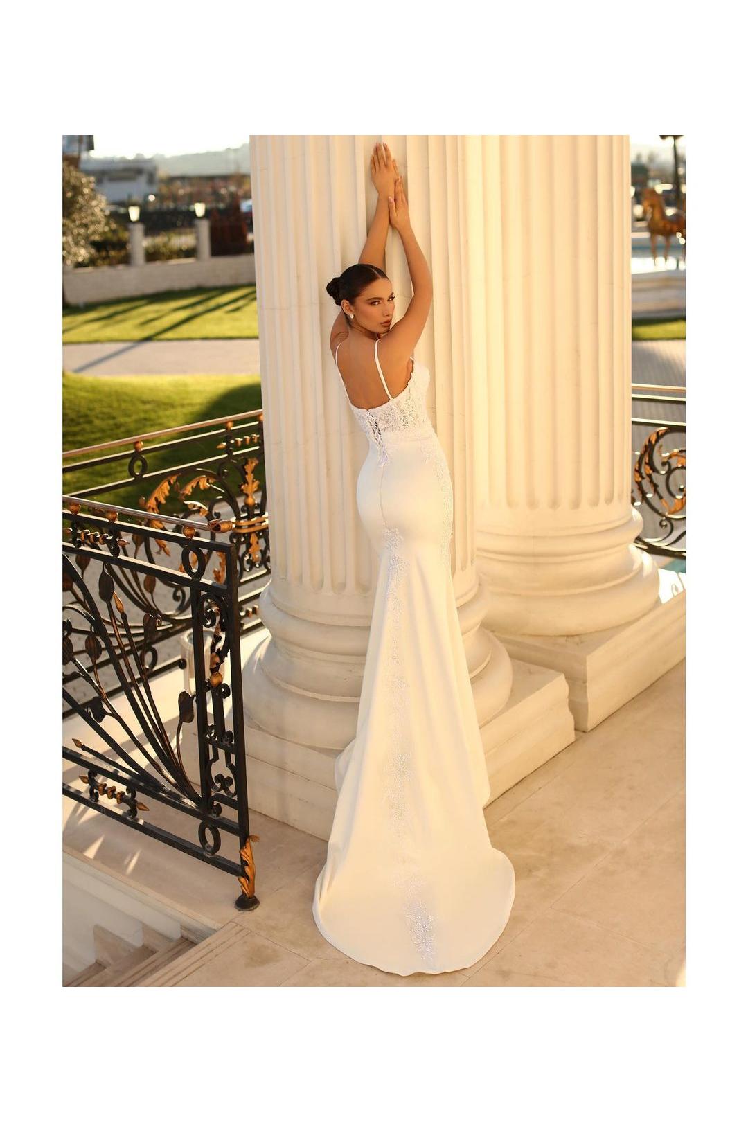 Fabulous Ivory Beach Wedding Dress Mermaid Spaghetti Straps Lace Bridal Dress
