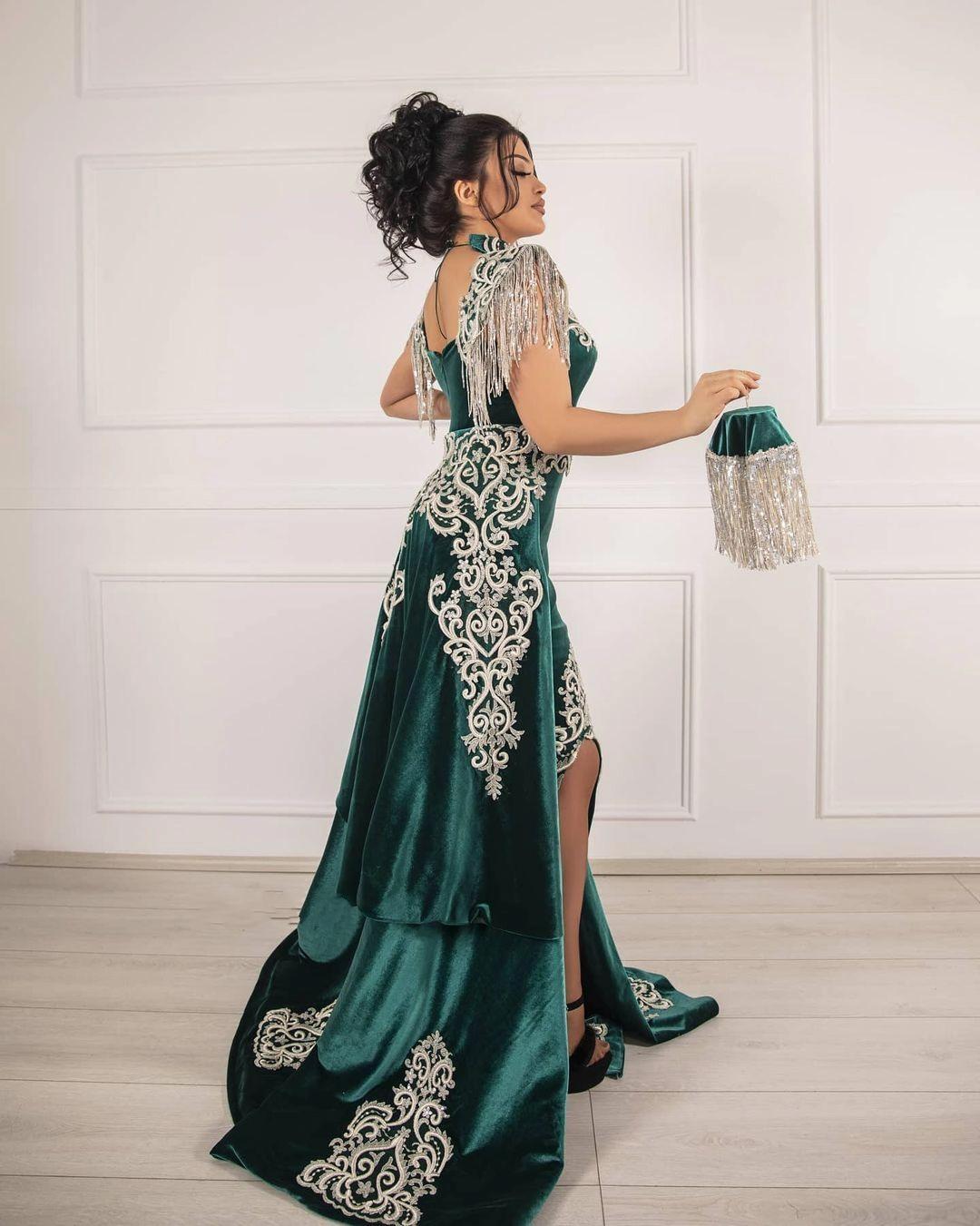 Green Christmas Party Dress Lace Appliques Slit Velvet Evening Dress With Detachable Train