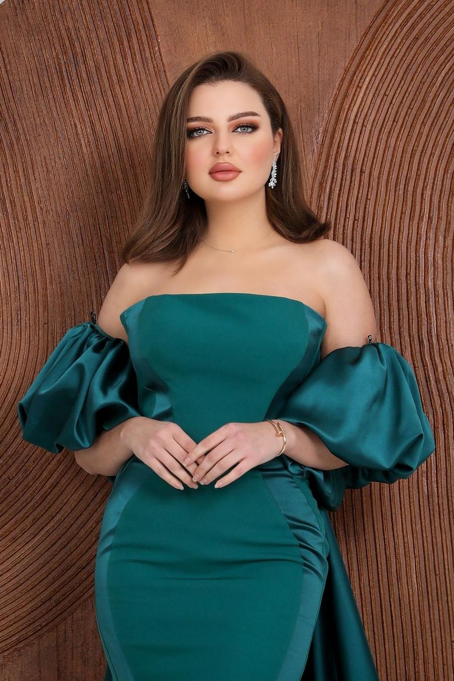 Green Detachable Train Prom Dress Puff Sleeve Strapless Satin Evening Dress