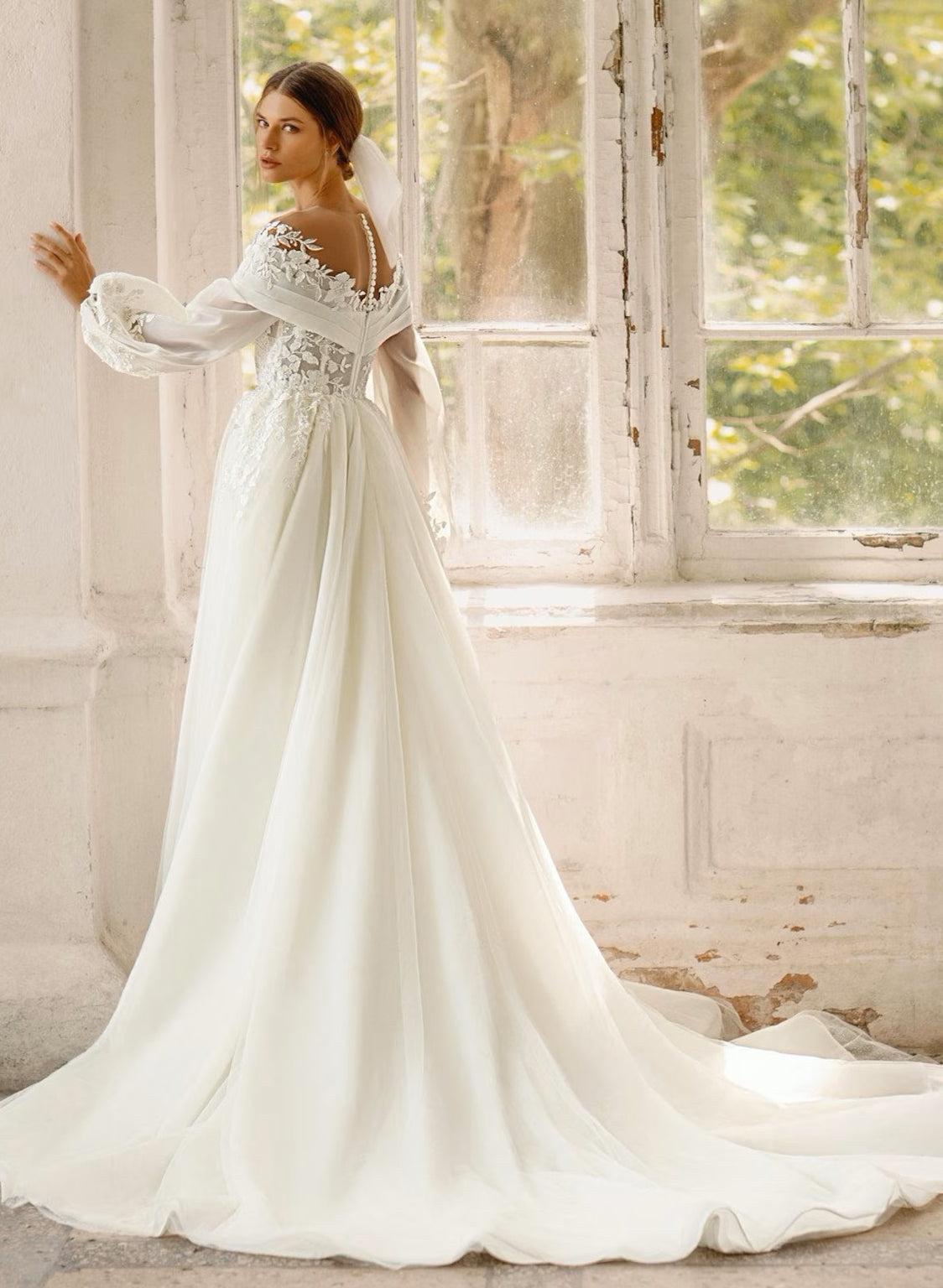 Illusion Neck Lace Long Sleeves Beach Wedding Dresses