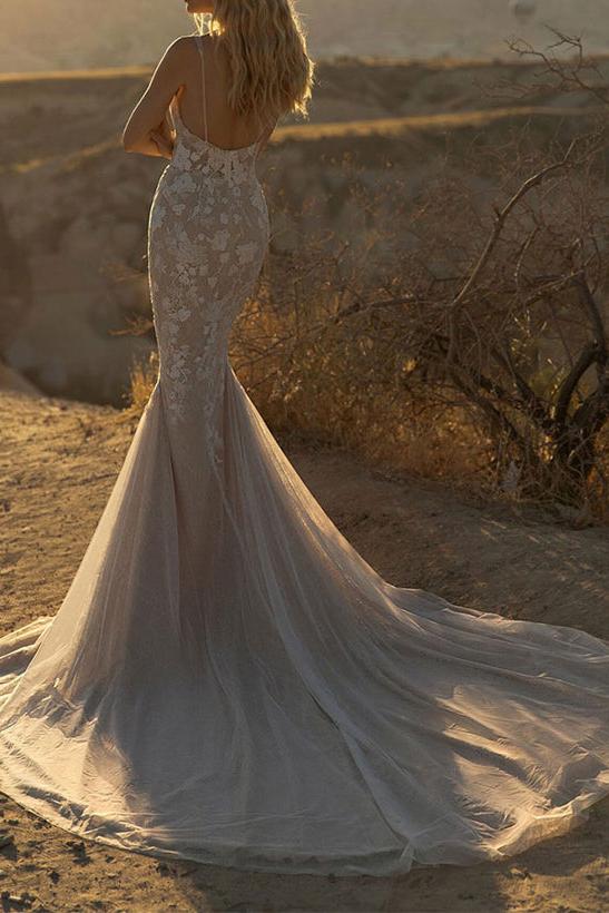 Illusion Neck Tulle Beach Wedding Dresses With Appliques Lace