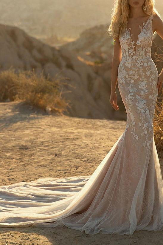 Illusion Neck Tulle Beach Wedding Dresses With Appliques Lace