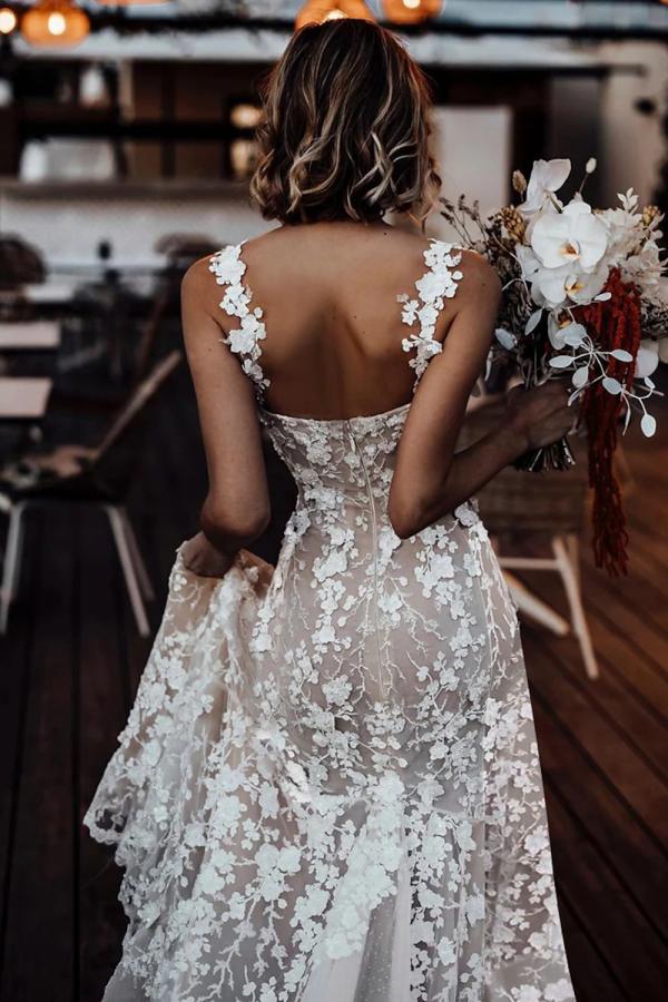 Ivory A Line Spaghetti Strap V Neck Sleeveless Lace Tulle Bridal Gown With High Slit