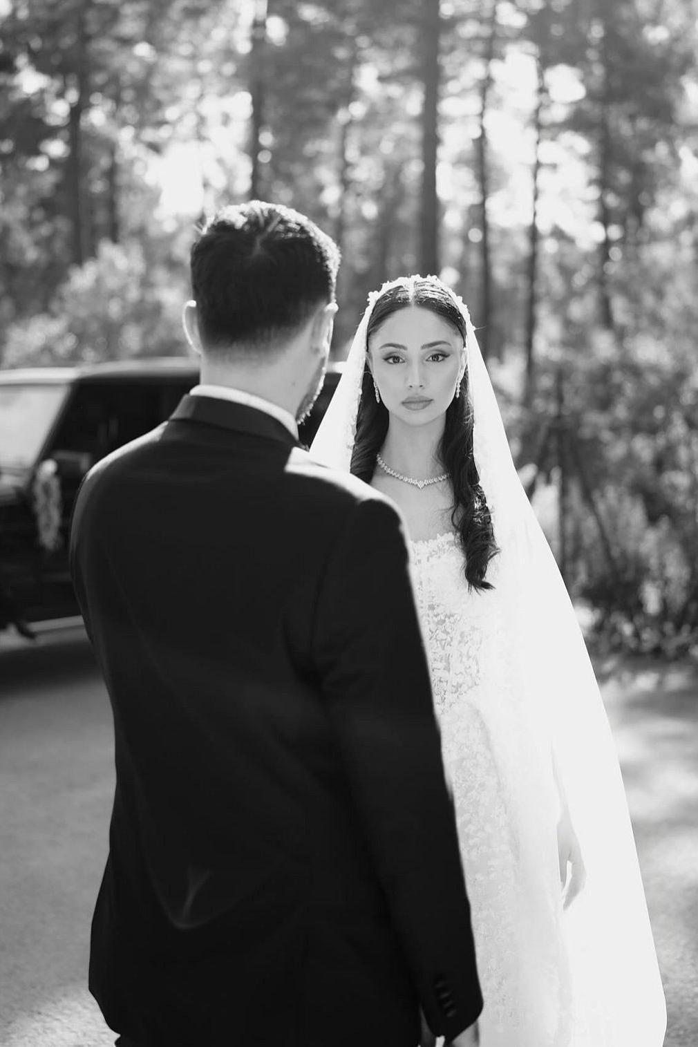 Ivory A Line Strapless Sleeveless Front Spilt Long Tulle Bridal Gown With Appliques