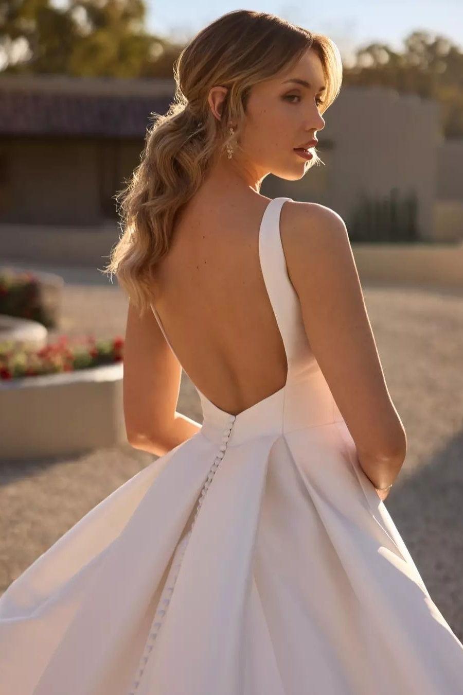 Dreamyannie Women Ivory Beach Wedding Dress A Line V Neck Satin Backless Bridal Dress with Slit Dreamyannie UK Dreamyannie Women Ivory Beach Wedding Dress A Line V Neck Satin Backless Bridal Dress with Slit Dreamyannie UK