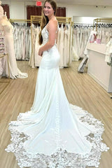 Ivory Beach Wedding Dress Mermaid Crew Neck Bridal Dress with Appliques
