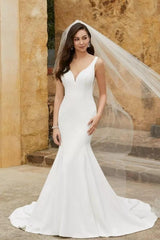 Ivory Beach Wedding Dress V Neck Mermaid Sleeveless Bridal Dress