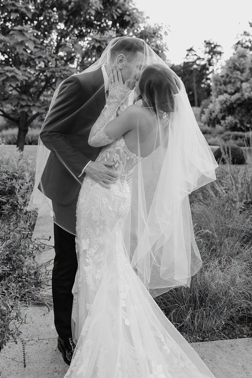 Lace Mermaid Wedding Dress with Detachable Long Sleeves Sweetheart Strapless Bridal Gown