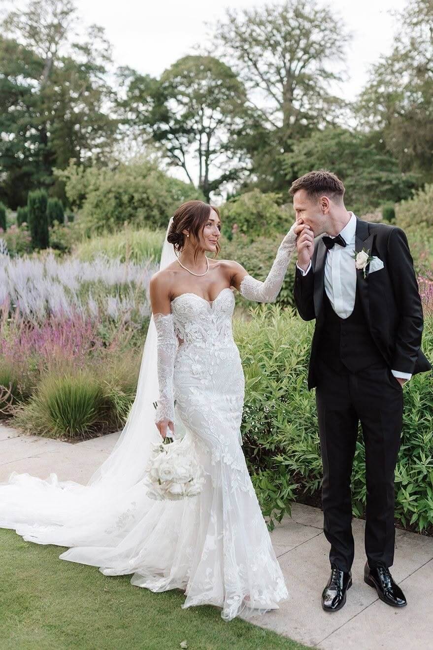 Lace Mermaid Wedding Dress with Detachable Long Sleeves Sweetheart Strapless Bridal Gown