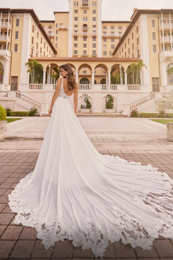 Long Ivory A Line Wedding Dress Spaghetti Straps V Neck Lace Bridal Gown With Slit