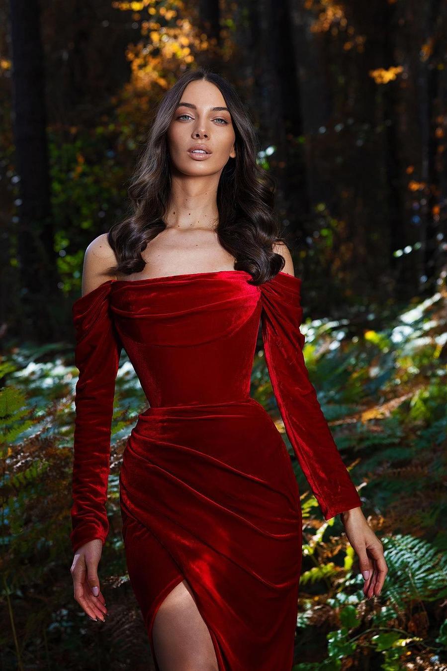 Long Sleeve Velvet Evening Dress Burgundy Mermaid Christmas Party Dress with Slit