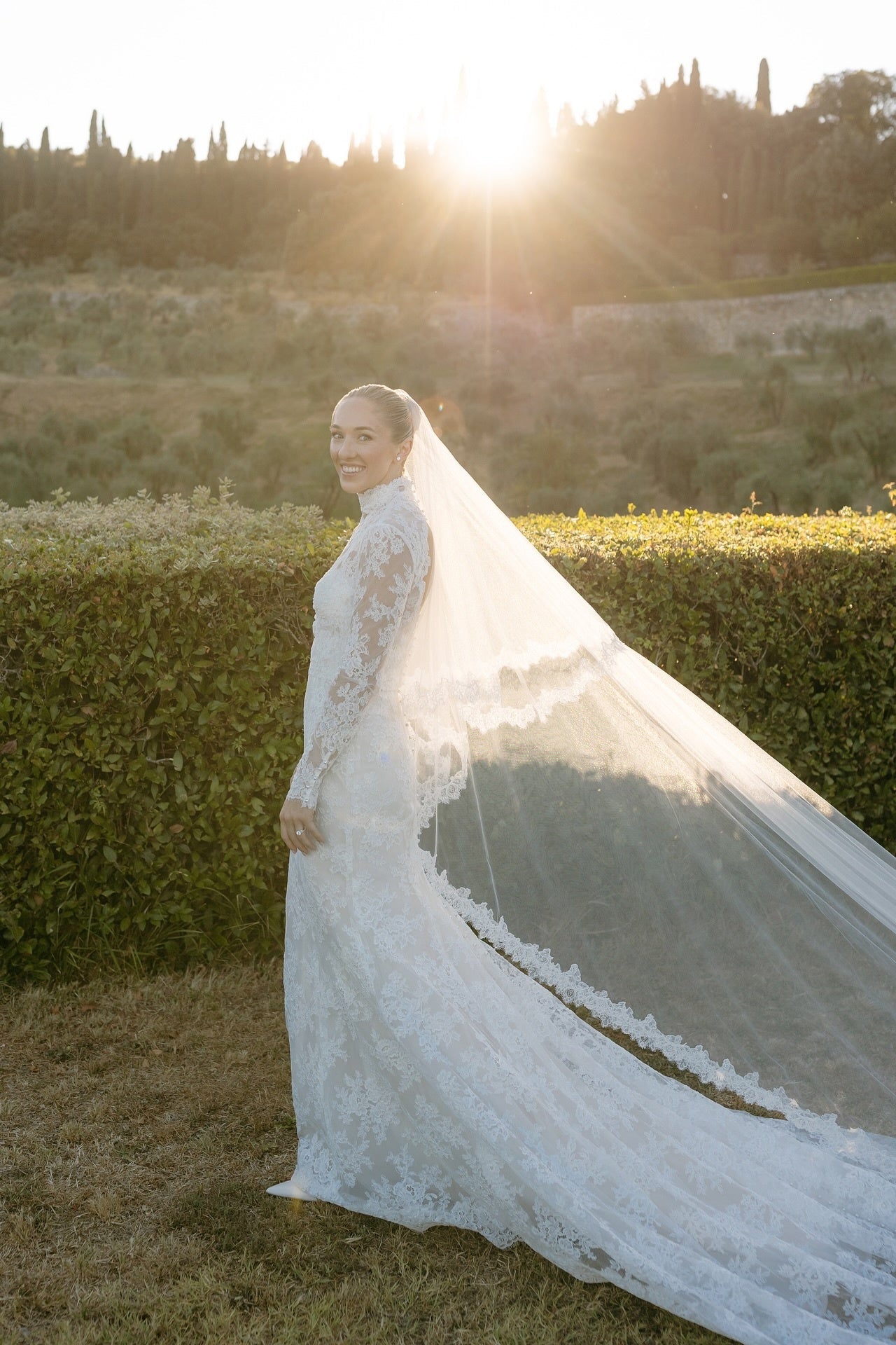 Long Sleeve Wedding Dress Ivory High Neck Lace Mermaid Bridal Gown