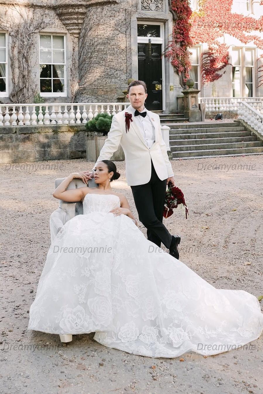 Long Sleeve Wedding Dress Off the Shoulder Lace Appliqued A Line Bridal Gown
