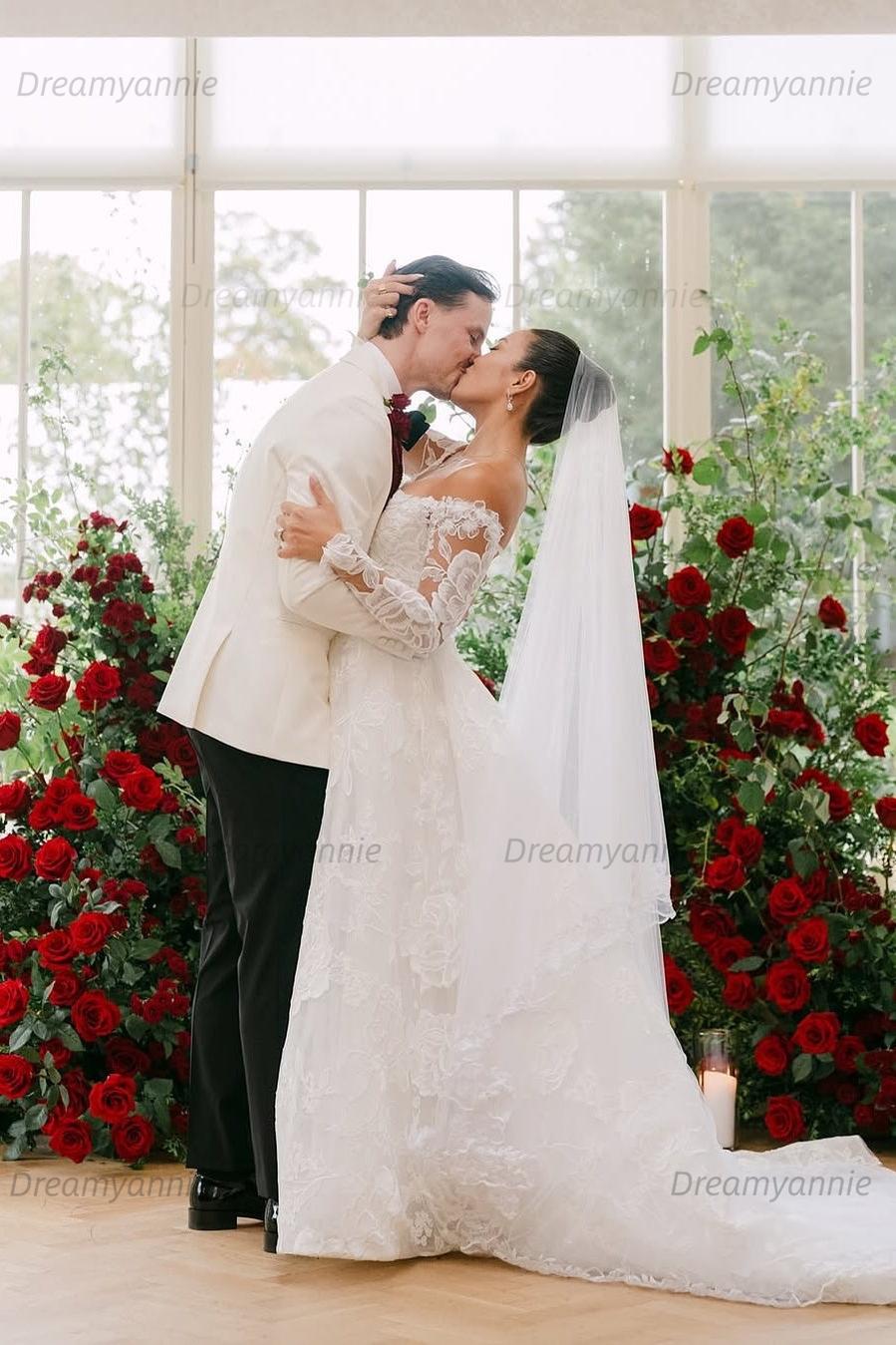 Long Sleeve Wedding Dress Off the Shoulder Lace Appliqued A Line Bridal Gown