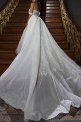 Luxurious Lace Off-The-Shoulder Wedding Dresses With Chapel Train