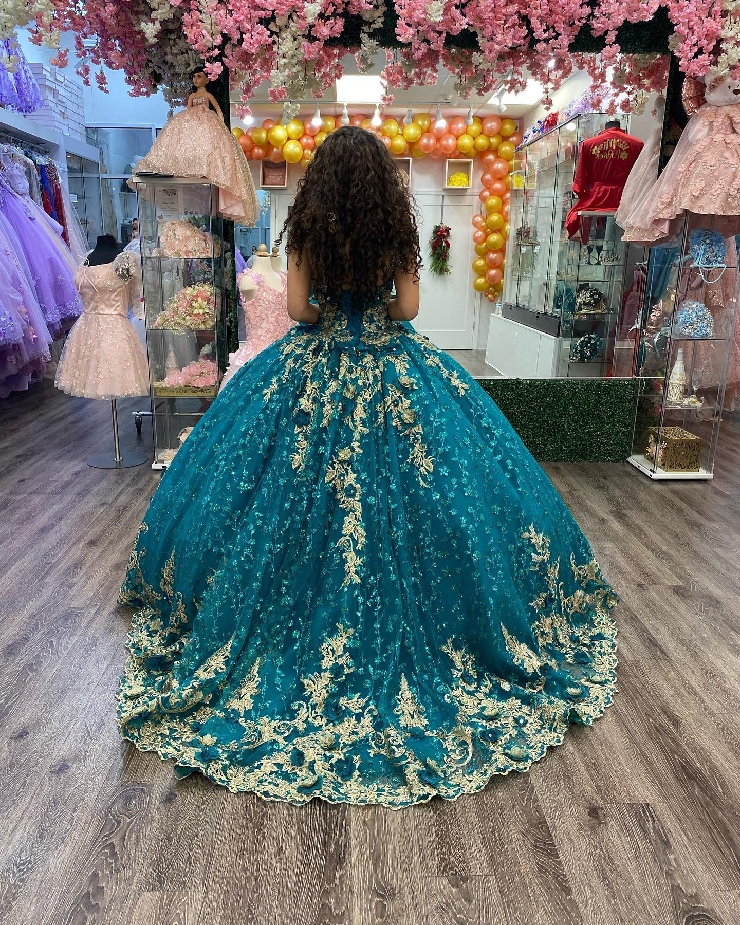Dreamyannie UK Luxury & Gorgeous Ball Gown V Neck Straps Gold Lace  Appliques Sequined Beaded Hunter Green Tulle Quinceanera Dresses Princess  Evening Party Gown For Sweet 16 Dress