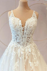 Ivory Tulle Lace Wedding Dress A-Line Spaghetti Straps Bridal Dress with Sweep Train