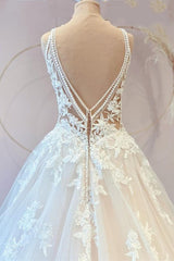 Ivory Tulle Lace Wedding Dress A-Line Spaghetti Straps Bridal Dress with Sweep Train